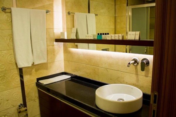 Yol Is Holiday Adana Otel image 10