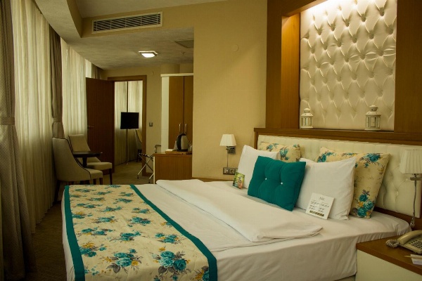 Yol Is Holiday Adana Otel image 3