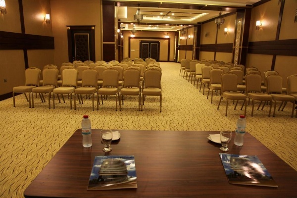 Yol Is Holiday Adana Otel image 7